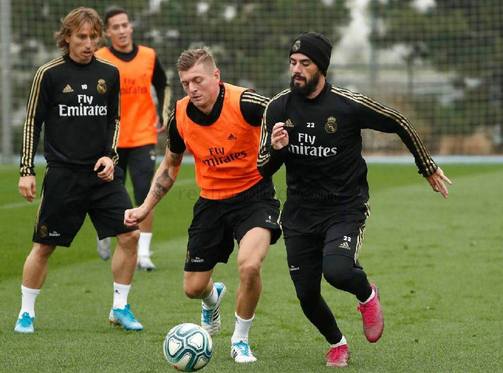 转会期欧联焦点战，帕纳辛奈科斯完成强势反弹，态度坚定，轮换策略被讨论的简单介绍-开云